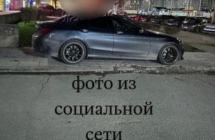 Пересёк сплошную и припарковался на тротуаре: в Евпатории наказали нарушителей