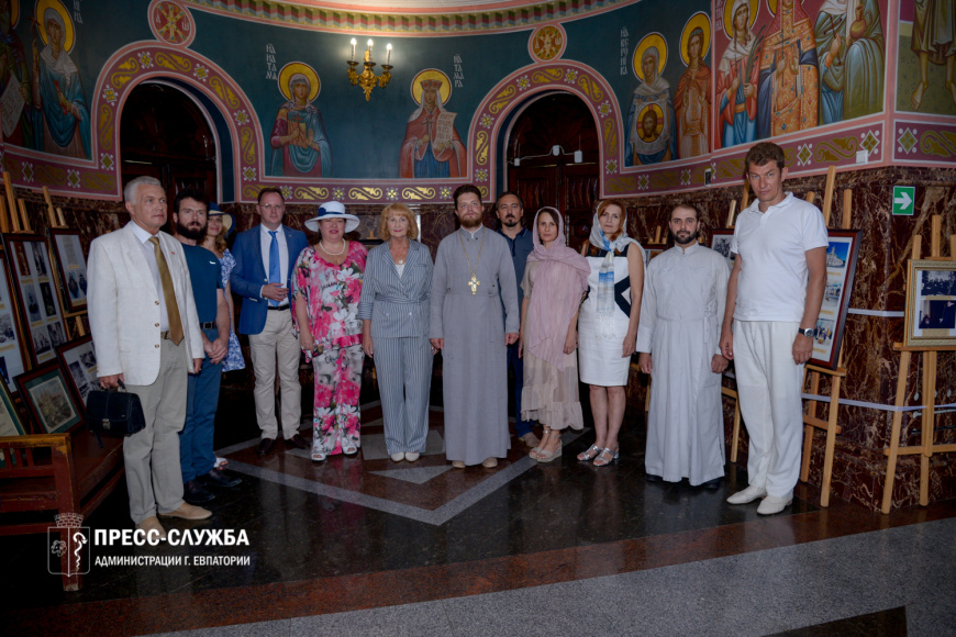 В Евпатории открылась выставка «Созидая Россию в Святой Земле…» 
