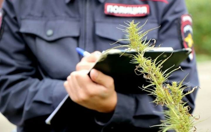 В Евпатории сотрудники полиции проводят второй этап операции «Мак-2023»