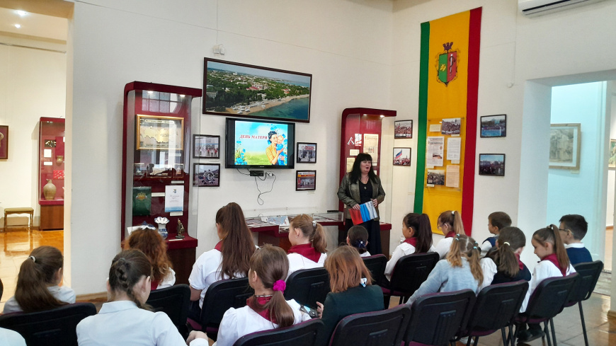 Евпаторийский краеведческий музей к Дню Матери