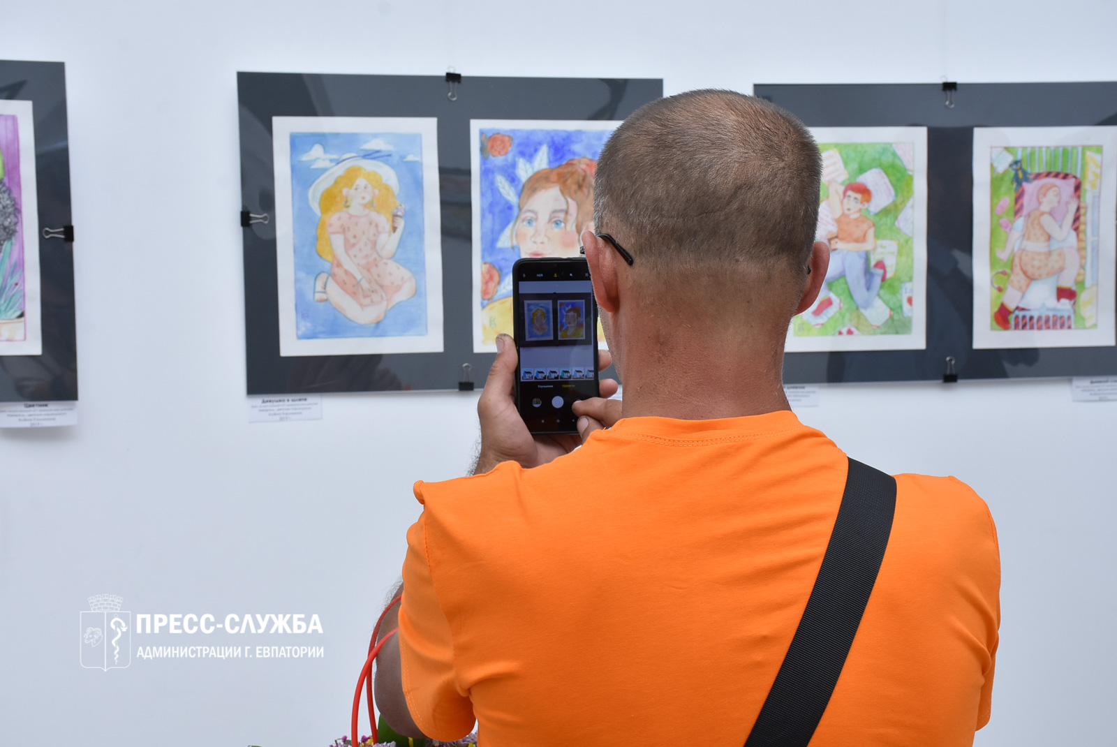 В Доме молодежи открылась выставка картин, созданных в цифровом формате