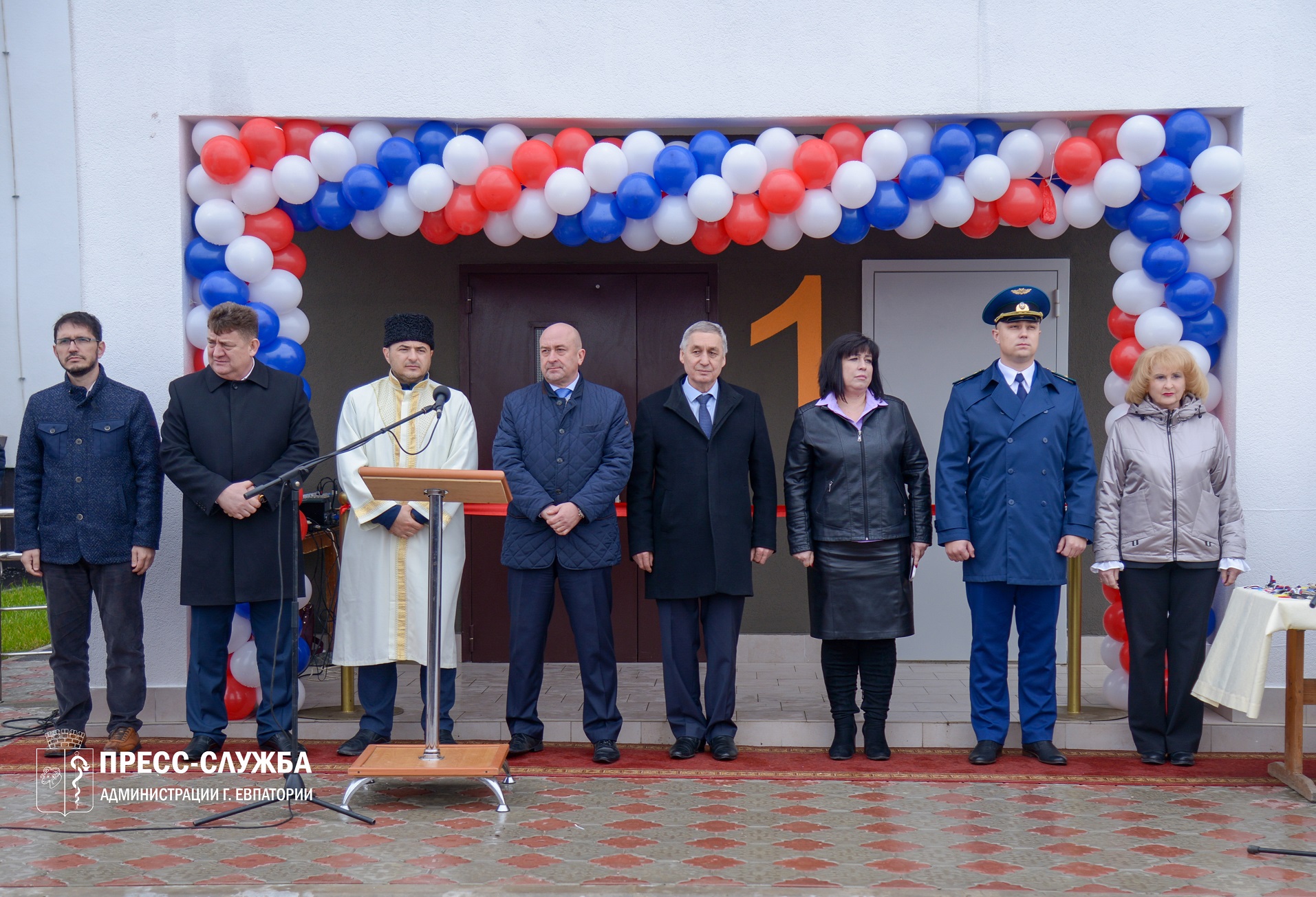 В Евпатории гражданам из числа реабилитированных народов Крыма вручили ключи от новых квартир