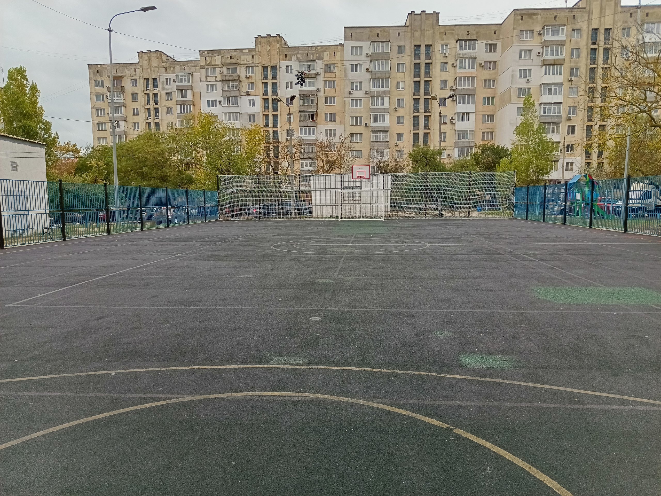 Завершился ремонт спортивной площадки во дворе по ул. Эскадронной, 11