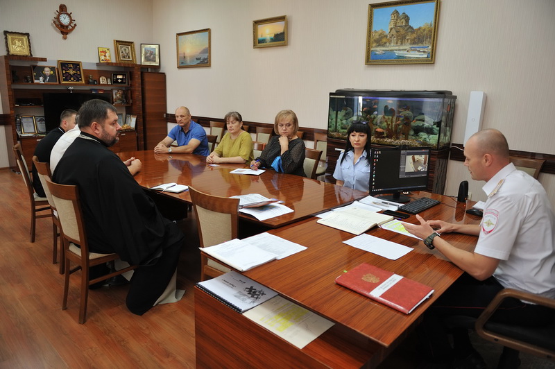 В ОМВД России по г. Евпатории состоялось заседание общественного совета