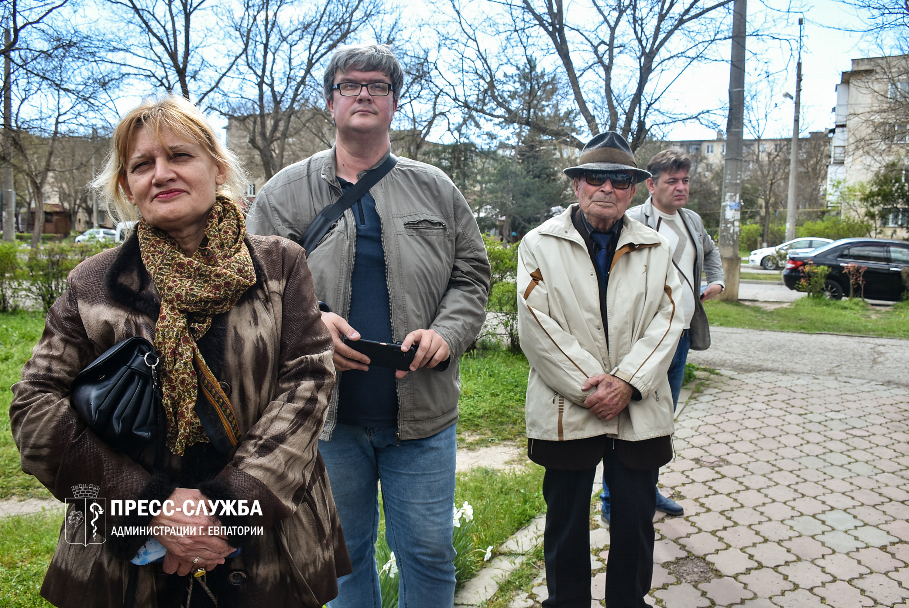 В Евпатории открыли мемориальную доску известному скульптуру Алексею Шмакову