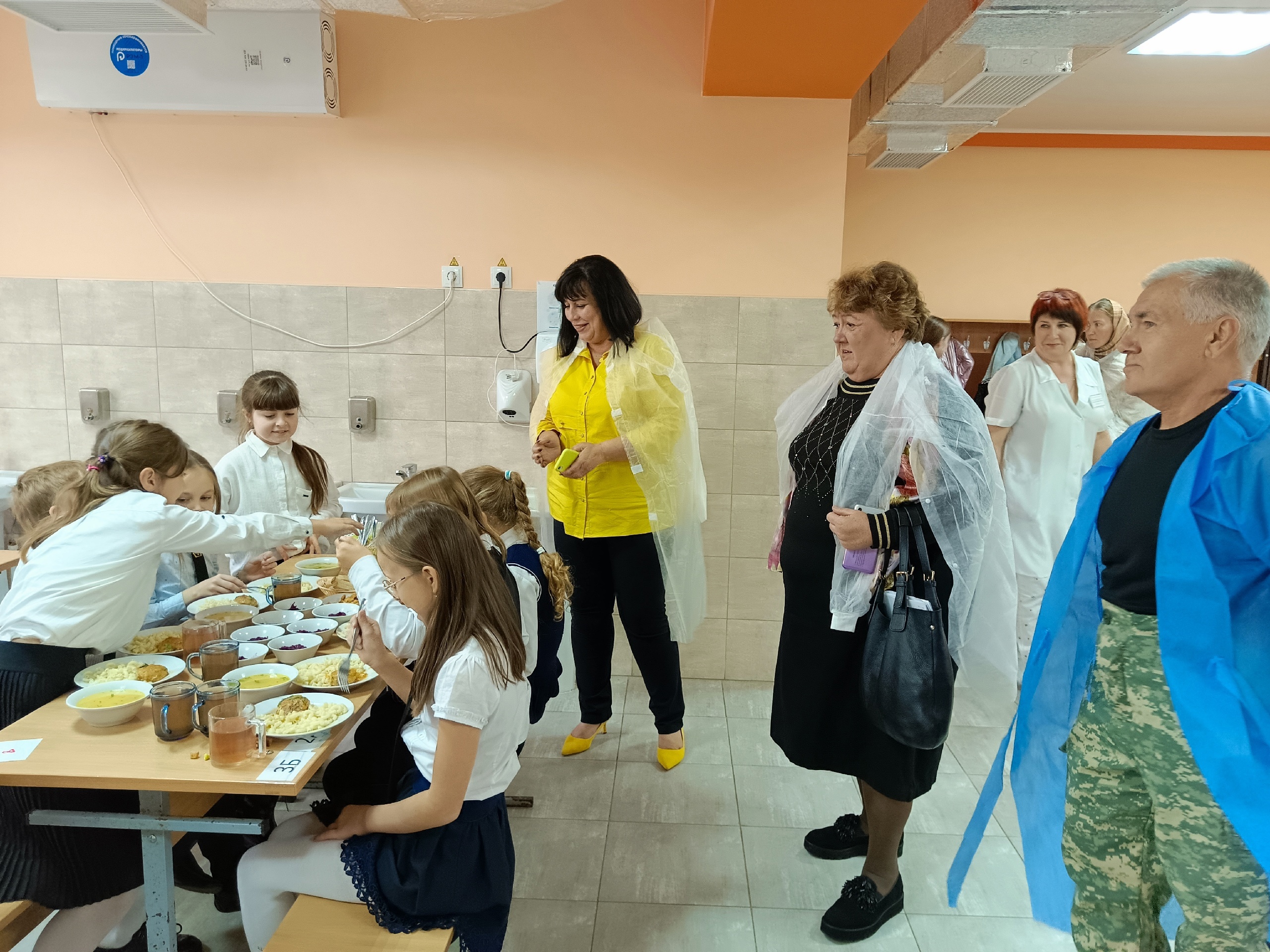 В Евпатории проверяют качество питания в школах