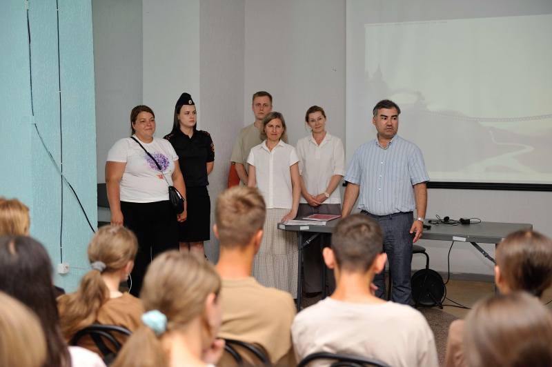 В Евпатории сотрудниками ОМВД проведено правовое занятие для подростков