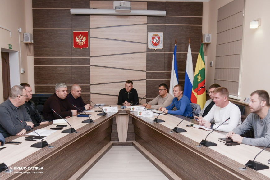 В Евпатории прошло еженедельное совещание с руководителями ресурсоснабжающих и коммунальных предприятий