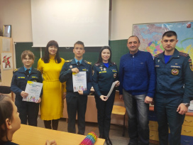 Встреча сотрудников МЧС с кадетским классом Встреча сотрудников МЧС с кадетским классом