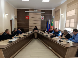 В Евпатории обсудили вопросы безопасности дорожного движения В Евпатории обсудили вопросы безопасности дорожного движения