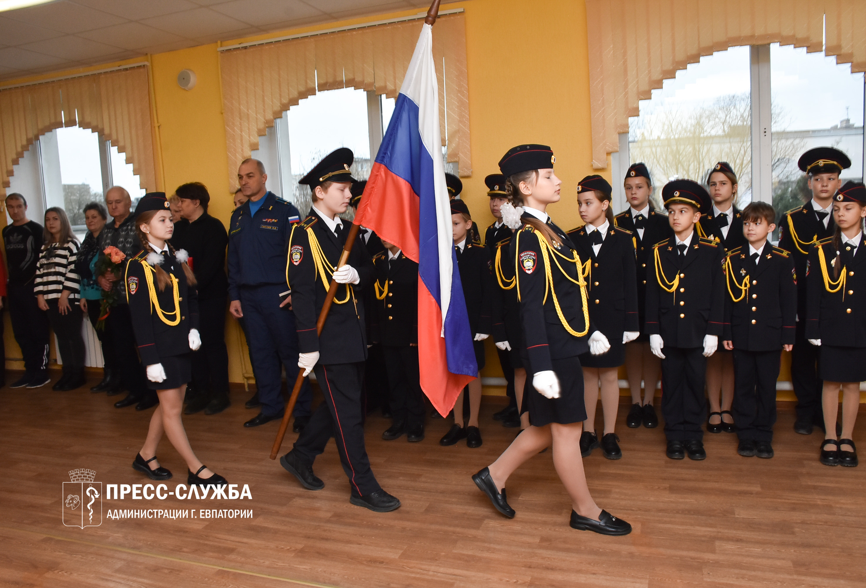 В школе № 11 открыли «Парту Героя» в честь погибших участников СВО