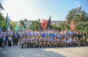В Евпатории состоялся торжественный митинг, посвященный Дню воздушно-десантных войск