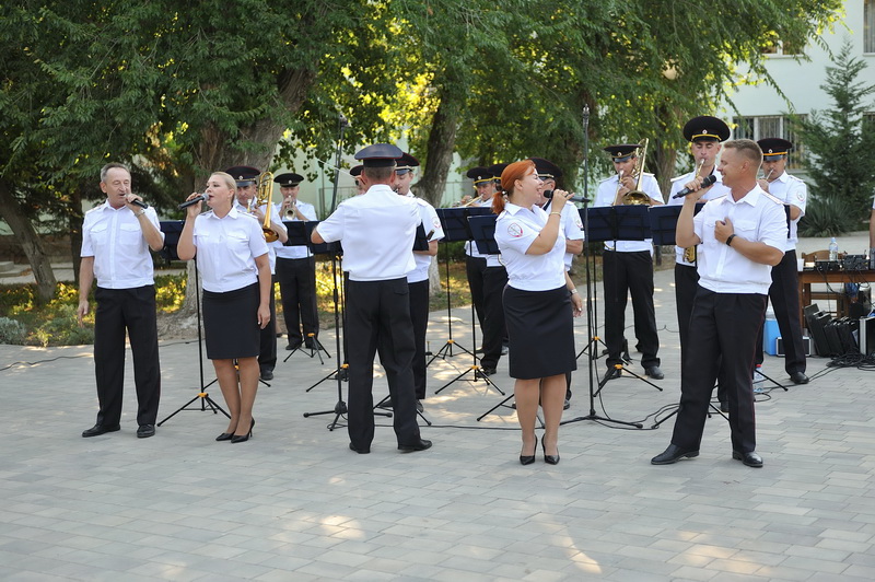 В Евпатории состоялось выступление артистов культурного центра МВД по Республике Крым