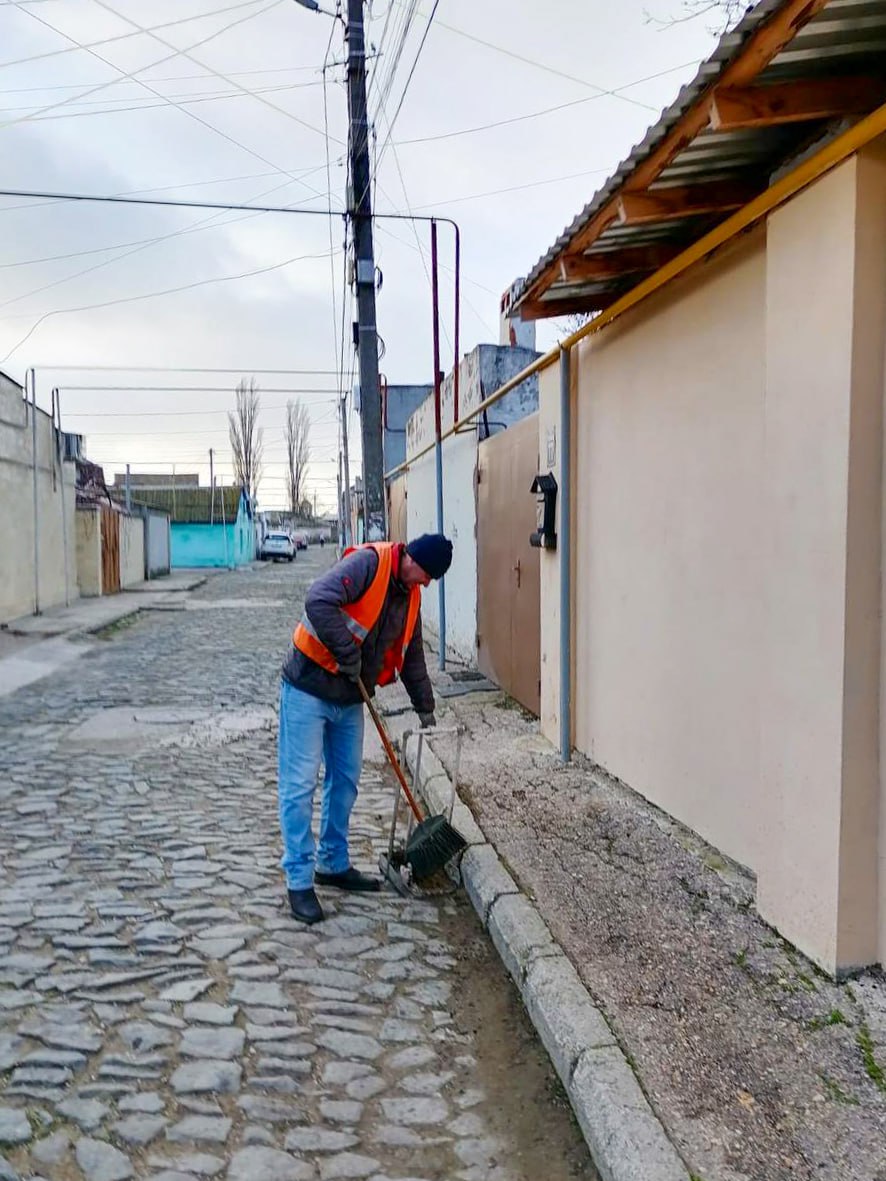 Коммунальные службы каждый день с самого утра трудятся на улицах города