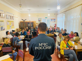 В Школе социального работника прошло обучающее занятие по противопожарной безопасности В Школе социального работника прошло обучающее занятие по противопожарной безопасности
