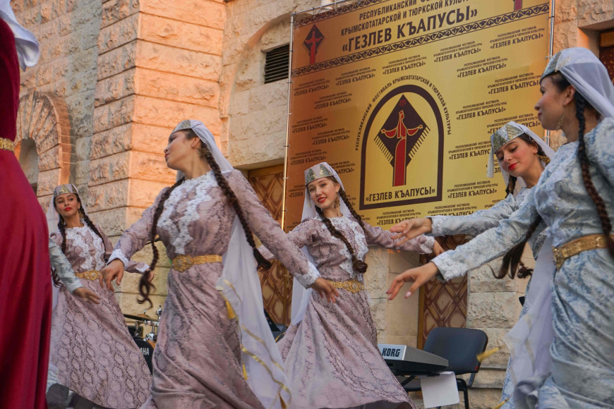 Юбилейный фестиваль «Гезлев къапусы» пройдет в Евпатории 