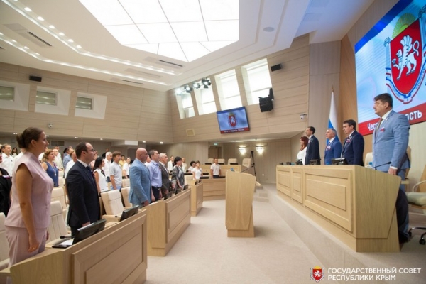 Парламент утвердил новый гимн Республики Крым