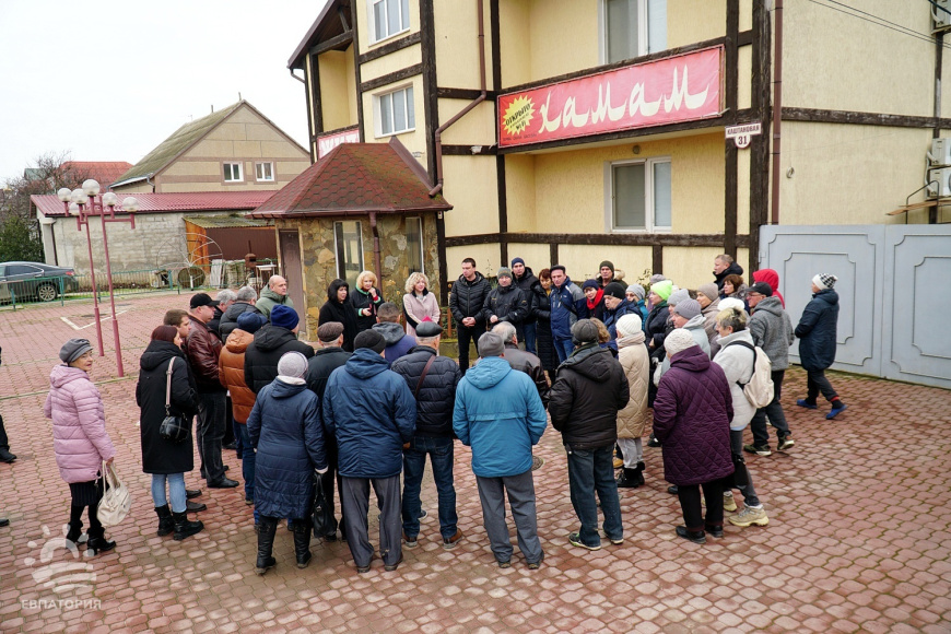 В Евпатории продолжаются выездные встречи руководства города с жителями 