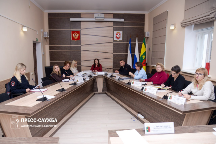 В Евпатории юных мопедистов без прав привлекут к ответственности 