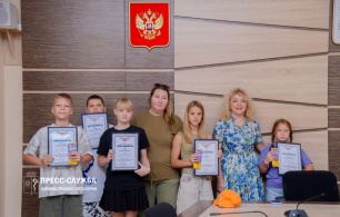 Галина Герасимова вручила благодарности юным волонтерам Галина Герасимова вручила благодарности юным волонтерам