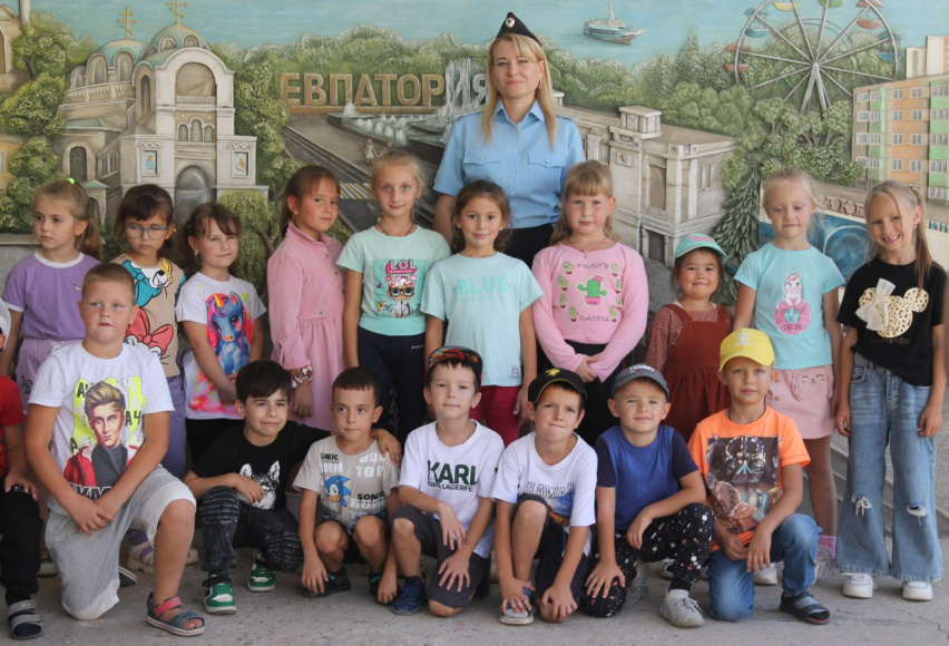 В евпаторийском детском саду прошло практическое занятие в автогородке