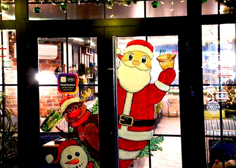 В Евпатории проведут конкурс на лучшее новогоднее оформление фасадов и витрин
