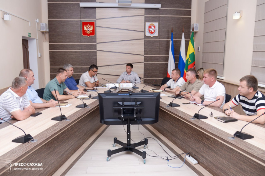 Антон Новиков обсудил с ресурсниками и коммунальщиками актуальные вопросы