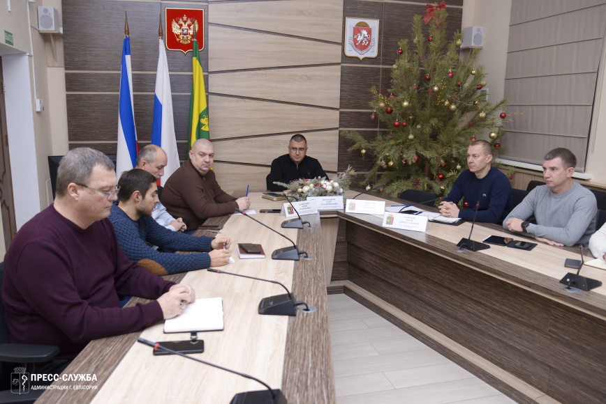 В Евпатории прошло еженедельное совещание с руководителями ресурсоснабжающих и коммунальных предприятий