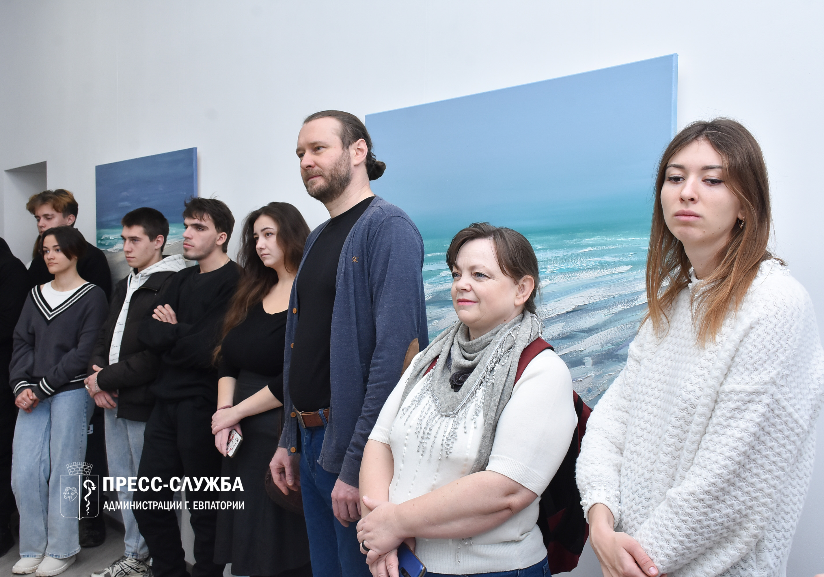 В Евпатории открылась выставка художника-экспрессиониста Ленура Велиляева