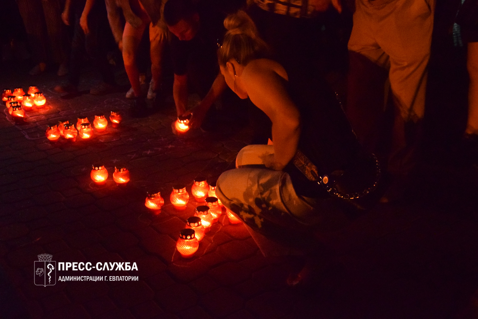 На Красной горке зажгли свечи в память о жертвах Беслана 