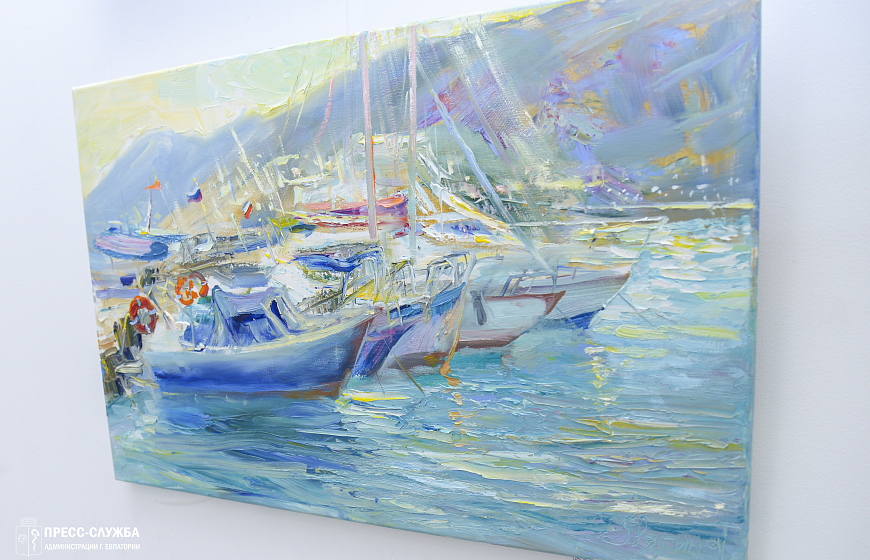 В Евпатории открылась выставка картин о природе Крыма