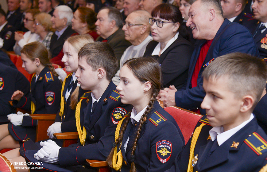 В Евпатории торжественно отметили День сотрудника органов внутренних дел РФ