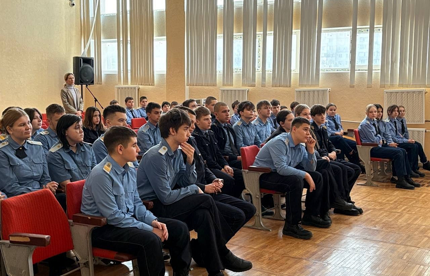 Депутаты провели патриотические уроки для школьников Евпатории в День Республики Крым