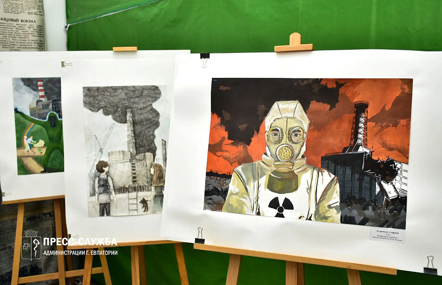 В Доме молодежи открылась выставка к 40-летию Чернобыльской катастрофы  