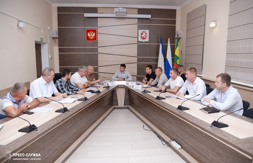 В Евпатории прошло совещание с руководителями ресурсоснабжающих и коммунальных предприятий