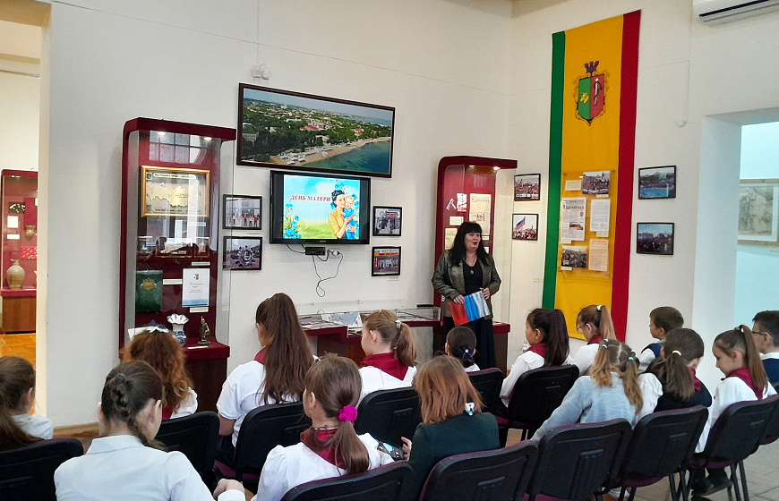 Евпаторийский краеведческий музей к Дню Матери