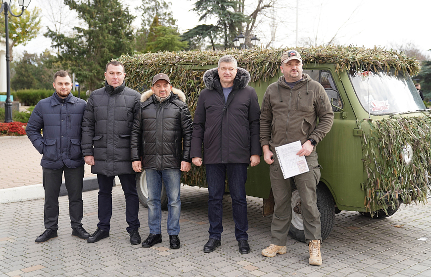 Александр Юрьев передал автомобиль «УАЗ» для участников специальной военной операции