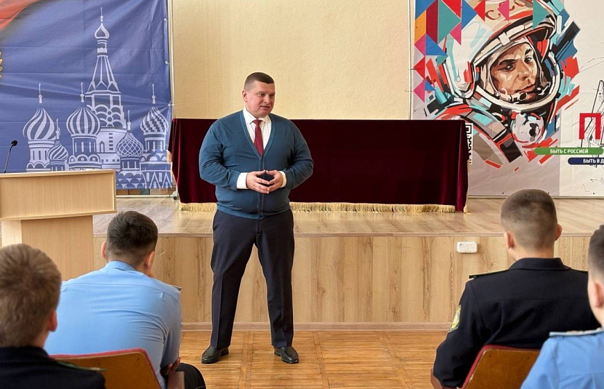 Депутаты провели патриотические уроки для школьников Евпатории в День Республики Крым