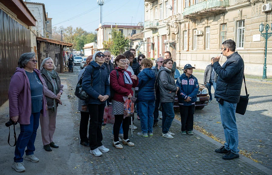 В Евпатории провели первую экскурсию для незрячих и слабовидящих людей