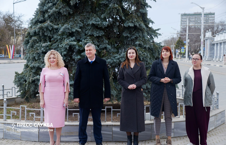 В Евпатории открылась фотовыставка «Соцветие культур рожденные Крымской весной» 