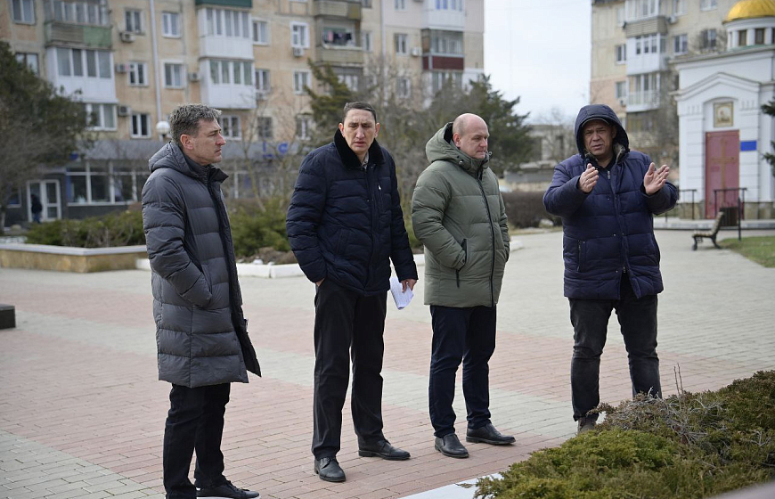 В сквере Маршала Соколова обновят мемориальную плитку