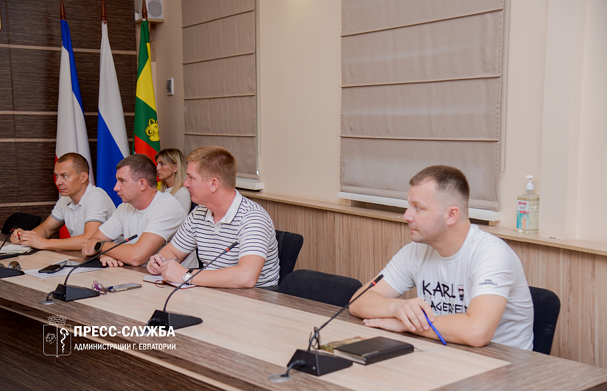 В Евпатории прошло еженедельное совещание с руководителями ресурсоснабжающих и коммунальных предприятий города
