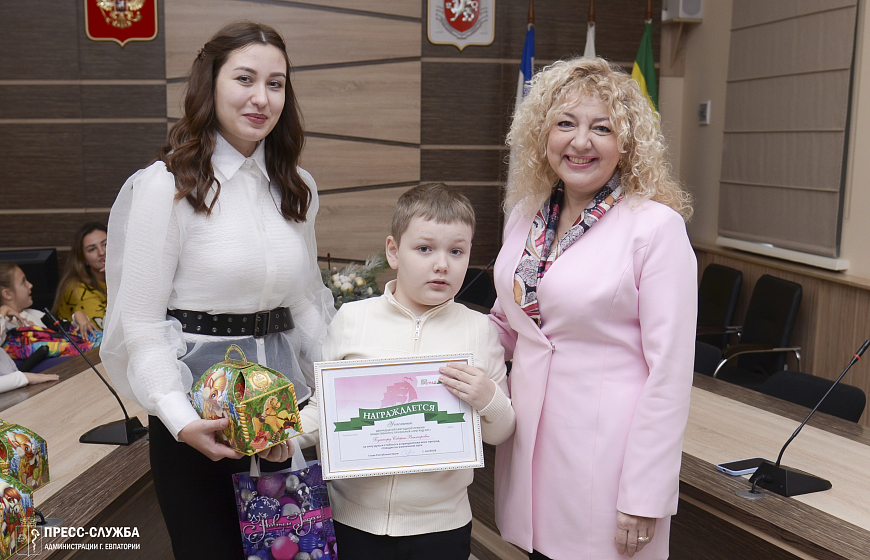 В Евпатории чествовали участников конкурса «ПРЕГРАД НЕТ»