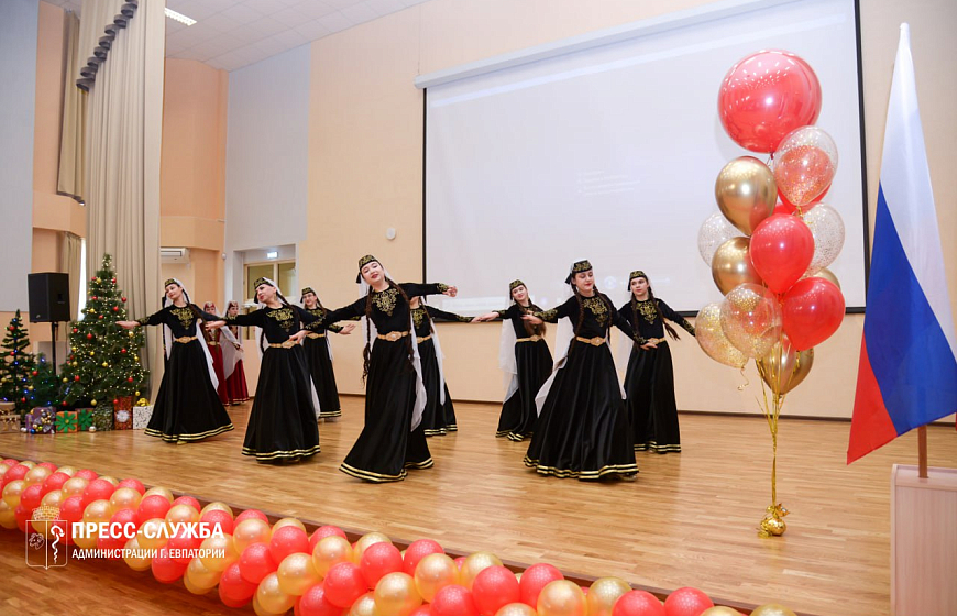 В Евпатории наградили победителей конкурсов «Учитель года» и «Лучший классный руководитель»