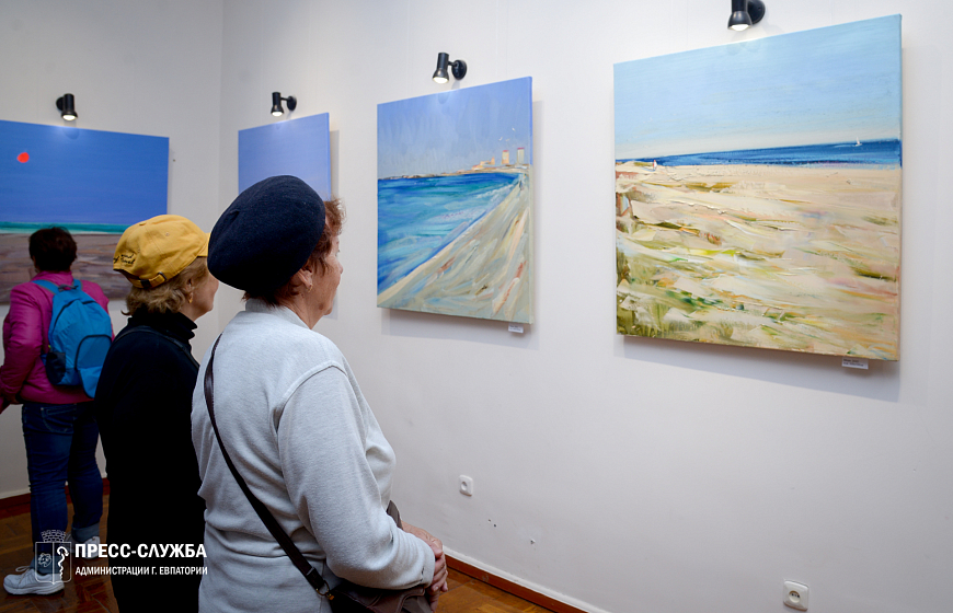 В Евпатории открылась выставка художника Ленура Велиляева