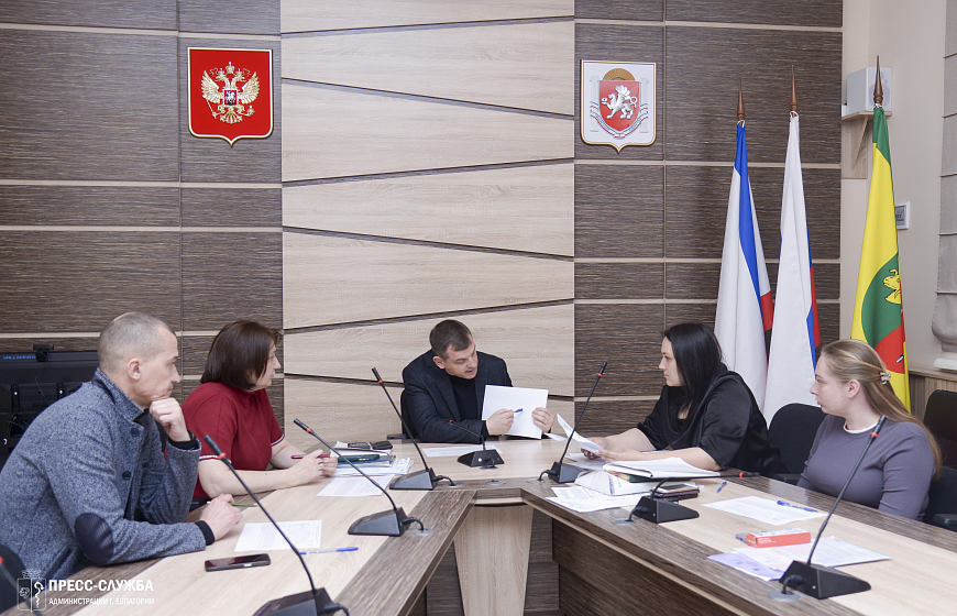 В Евпатории борются с самовольными постройками