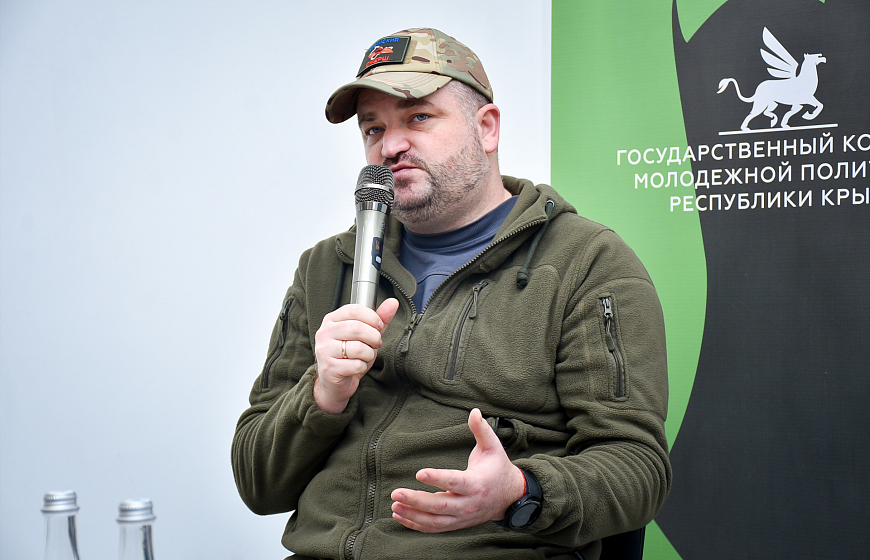 Александр Юрьев передал автомобиль «УАЗ» для участников специальной военной операции
