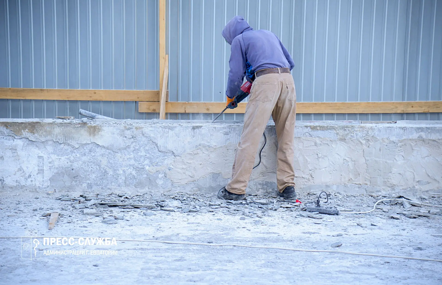 Антон Новиков проинспектировал ход работ по благоустройству города