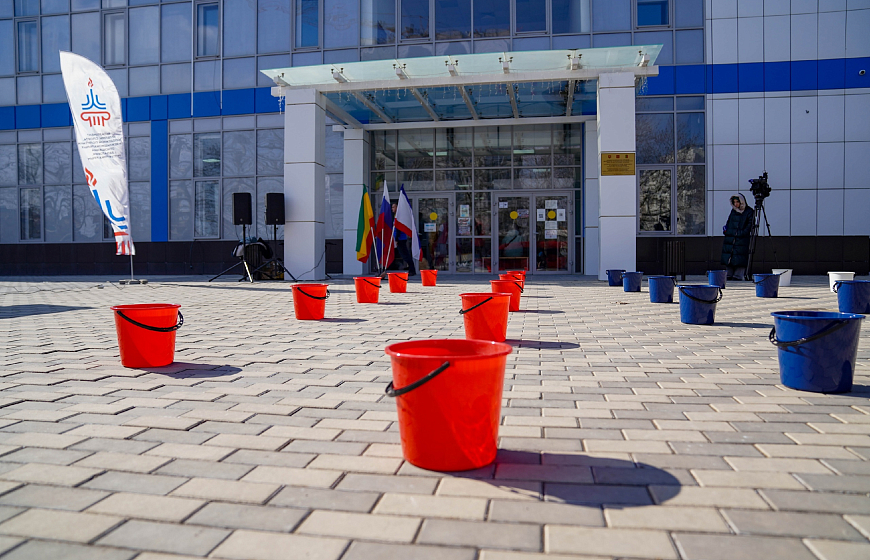 Массовое обливание холодной водой прошло в Евпатории
