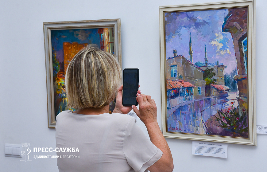 В Евпатории открылась выставка картин, посвященная 150-летию со дня рождения Павла Сеферова
